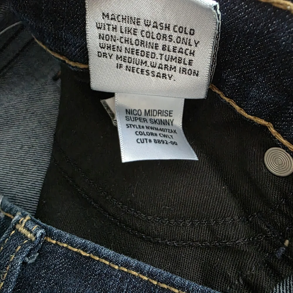 Hudson Nico Mid Rise Super Skinny Dark Wash Jeans 30